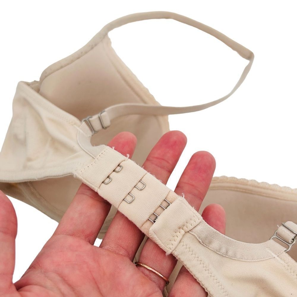 Victoria’s Secret light beige demi lightly lined bra size 32D - Picture 5 of 5